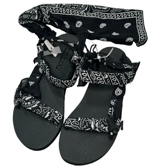New $210 ARIZONA LOVE Trekky Black Bandana Print Sandal w Dustbag size 41 - Picture 1 of 6